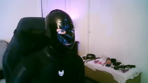 Snapshot of latexminheadroom chatting on February 2026 02:02:02 AM latexminheadroom online show from February 2026 02:02:02 AM