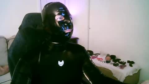 latexminheadroom online show from May 2026 01:44:01 AM