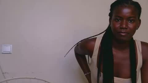 latiffaah_xx online show from February 2026 12:53:02 PM