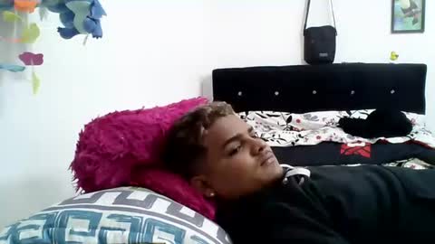 Snapshot of latin_curiousxxx chatting on September 2025 11:33:02 AM latin_curiousxxx online show from September 2025 11:33:02 AM