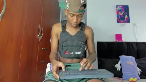 Snapshot of latin_kay1 chatting on February 2026 09:20:02 PM kay online show from February 2026 09:20:02 PM