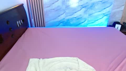 Katheryn  online show from April 2026 02:22:01 PM