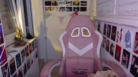 Snapshot of latina_mia chatting on December 2024 02:24:01 AM miiiiiiaaaa online show from December 2024 02:24:01 AM