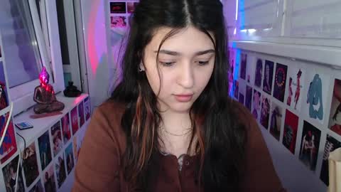 Snapshot of latina_mia chatting on December 2024 08:37:02 AM miiiiiiaaaa online show from December 2024 08:37:02 AM