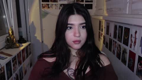 Snapshot of latina_mia chatting on December 2024 06:42:02 PM miiiiiiaaaa online show from December 2024 06:42:02 PM