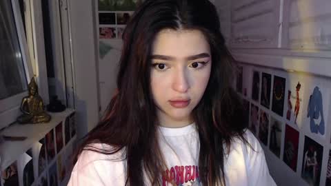 Snapshot of latina_mia chatting on December 2024 01:18:01 AM miiiiiiaaaa online show from December 2024 01:18:01 AM