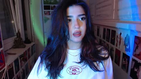 Snapshot of latina_mia chatting on December 2024 08:58:01 PM miiiiiiaaaa online show from December 2024 08:58:01 PM