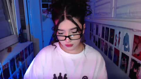 Snapshot of latina_mia chatting on February 2025 05:37:01 PM miiiiiiaaaa online show from February 2025 05:37:01 PM