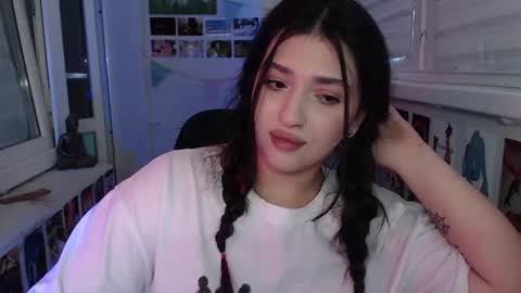 Snapshot of latina_mia chatting on February 2025 07:13:02 AM miiiiiiaaaa online show from February 2025 07:13:02 AM