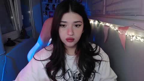 Snapshot of latina_mia chatting on February 2025 08:31:02 PM miiiiiiaaaa online show from February 2025 08:31:02 PM