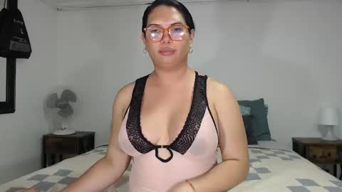 FLOR SALVAJE online show from May 2026 12:08:01 AM