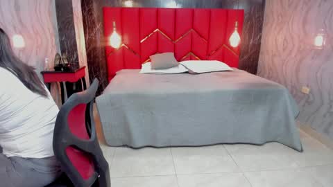 EMMA   online show from April 2026 02:51:01 PM