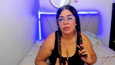 latinamav22 online show from May 2026 07:00:02 PM
