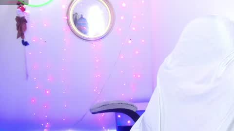 latinamav22 online show from June 2026 04:11:01 PM