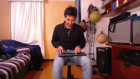 Snapshot of latincurious0 chatting on September 2025 02:27:01 AM Juanito online show from September 2025 02:27:01 AM