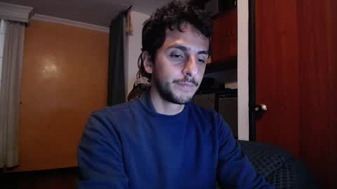 Snapshot of latincurious0 chatting on October 2025 02:17:01 AM Juanito online show from October 2025 02:17:01 AM