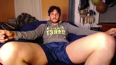 Snapshot of latincurious0 chatting on February 2026 01:18:02 AM Juanito online show from February 2026 01:18:02 AM