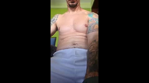 Snapshot of latinheat95 chatting on December 2025 05:09:01 PM latinheat95 online show from December 2025 05:09:01 PM