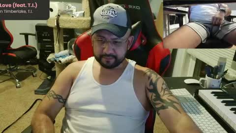 Snapshot of latinlove83 chatting on April 2026 04:41:01 AM LatinLover83 online show from April 2026 04:41:01 AM