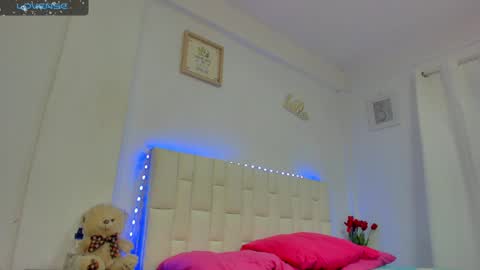 Vanessa online show from October 2025 02:10:01 AM