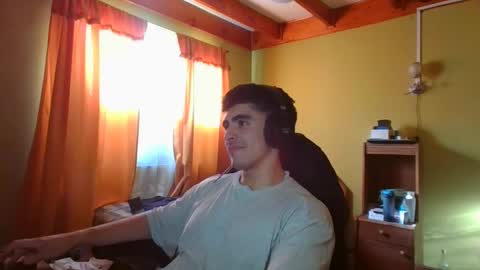 Snapshot of latinn_babe chatting on February 2025 09:52:01 PM latinn_babe online show from February 2025 09:52:01 PM