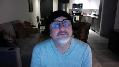 QS - INDEPENDENT MODEL online show from December 2024 07:05:01 AM