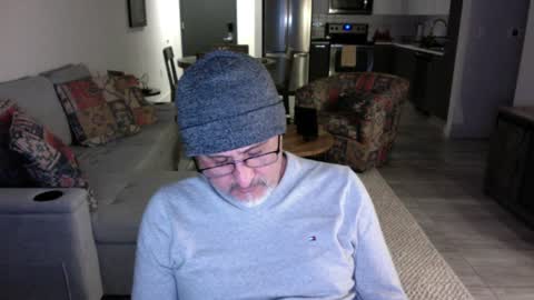 QS - INDEPENDENT MODEL online show from December 2024 07:26:01 AM