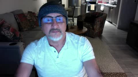 QS - INDEPENDENT MODEL online show from December 2024 06:04:01 AM