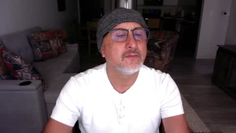 QS - INDEPENDENT MODEL online show from January 2025 06:32:01 PM