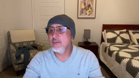 QS - INDEPENDENT MODEL online show from October 2025 02:34:01 AM