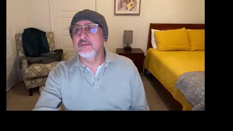 Snapshot of latinnous chatting on December 2025 04:43:02 AM QS - INDEPENDENT MODEL online show from December 2025 04:43:02 AM