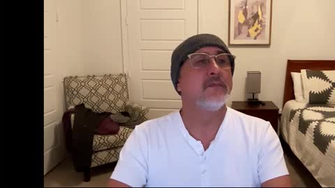 Snapshot of latinnous chatting on January 2026 05:12:02 AM QS - INDEPENDENT MODEL online show from January 2026 05:12:02 AM
