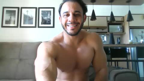 latino_rodri online show from June 2026 01:10:01 PM