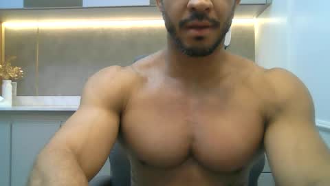 latino_rodri online show from June 2026 01:50:01 PM