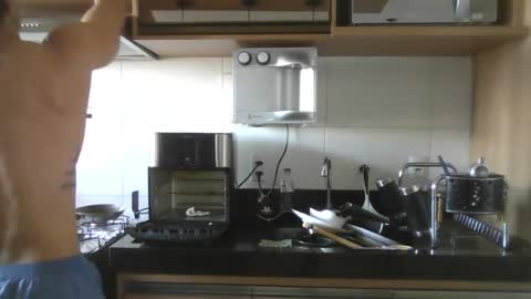 latino_rodri online show from July 2026 11:41:02 AM