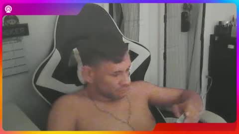 Snapshot of latinofum chatting on February 2026 07:45:02 PM latinofum online show from February 2026 07:45:02 PM