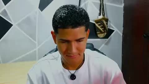 latinohotboy_ online show from June 2026 12:03:02 PM