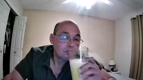 Snapshot of latinoinfla chatting on October 2025 01:50:01 AM latinoinfla online show from October 2025 01:50:01 AM