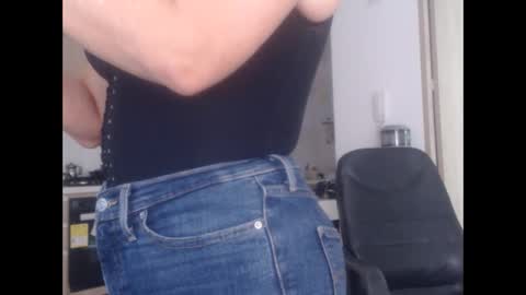 latinpaprika online show from March 2025 10:32:01 PM