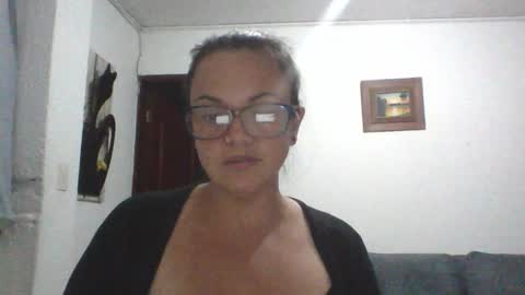 Snapshot of lau16310 chatting on February 2026 01:44:02 AM Laura online show from February 2026 01:44:02 AM