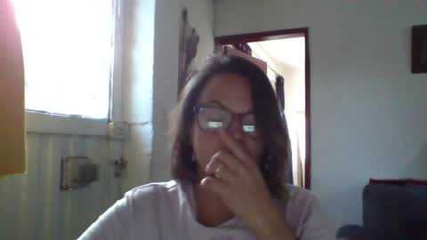Laura online show from June 2026 09:06:01 PM