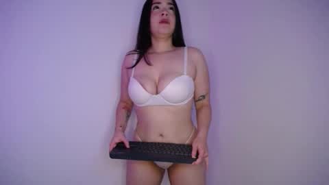 lau_24 online show from December 2025 05:24:02 AM