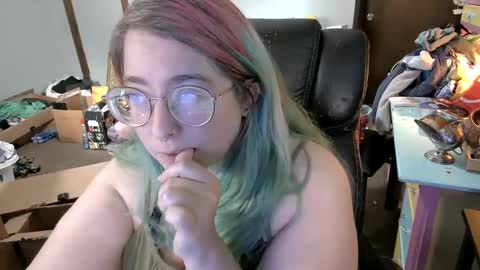 Little Leo online show from October 2025 09:01:01 PM