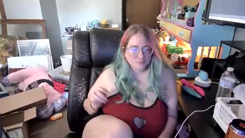 Little Leo online show from October 2025 07:33:01 PM