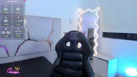 laulin_tay online show from July 2026 03:43:01 AM