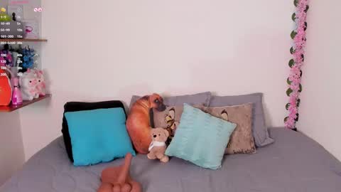 laura1__ online show from September 2025 11:19:01 PM