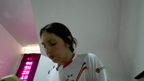 laura  online show from July 2026 09:41:01 PM