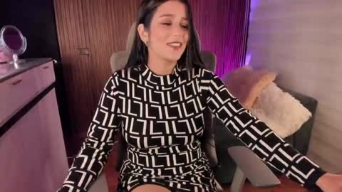 Snapshot of laura__cruz chatting on April 2026 04:08:02 AM laura cruz online show from April 2026 04:08:02 AM
