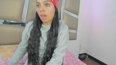 Snapshot of laura__js_ chatting on February 2025 09:32:02 PM laura__js_ online show from February 2025 09:32:02 PM