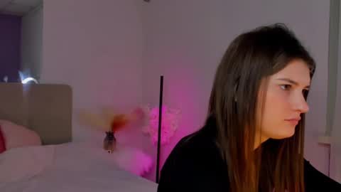 Laura online show from March 2025 06:24:01 AM